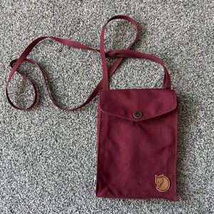 New Without Tags Fjallraven Pocket G-1000 Crossbody Bag
